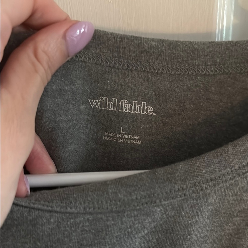 Wild Fable Gray Short Sleeve Crop T-Shirt - Picture 3 of 3